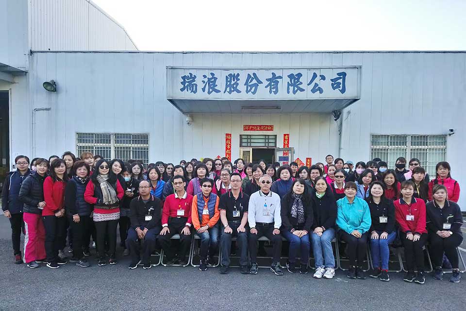 台湾工場の集合写真